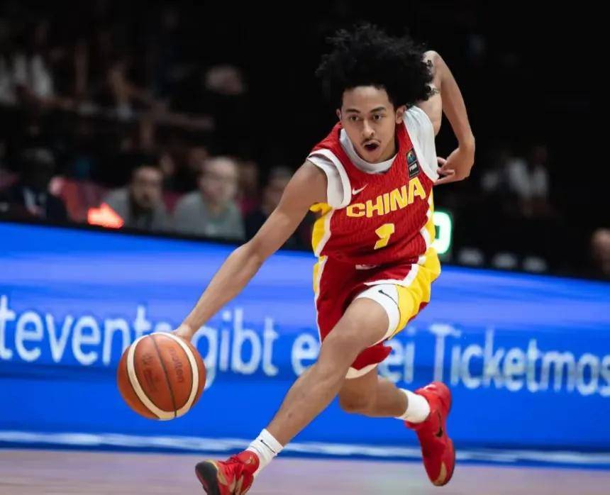 包含郇斯楠美高集锦回顾，高效拿下21分16篮板带队取胜的词条