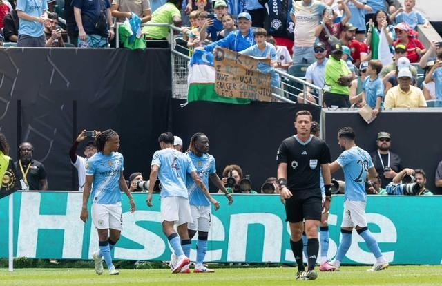 2-0！世俱杯狂野之战：2张红牌+1.4亿天才重伤，的简单介绍